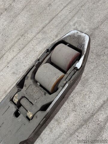 High lift pallet trucks sit-down Jungheinrich ESD 220