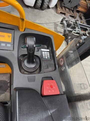 High lift pallet trucks sit-down Jungheinrich ESD 220