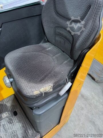 High lift pallet trucks sit-down Jungheinrich ESD 220