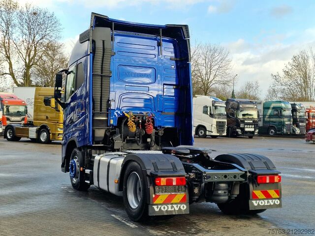 Standaard-SZM Volvo FH 13.500 Globetrotter 4x2 - I Parkcool - Full ...