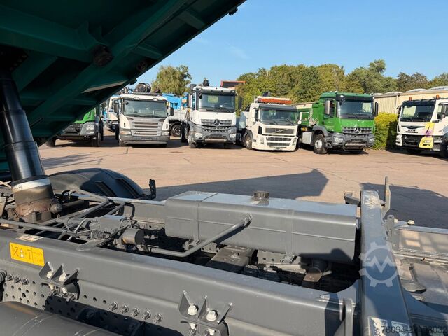 Driezijdige kipper MERCEDES-BENZ Arocs 1836 4x2 MEILLER Kipper AHK 35to