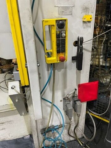 Hydraulische pers met 500 ton perskracht Schuler Hydrap HPDZb 500 -2400/1300