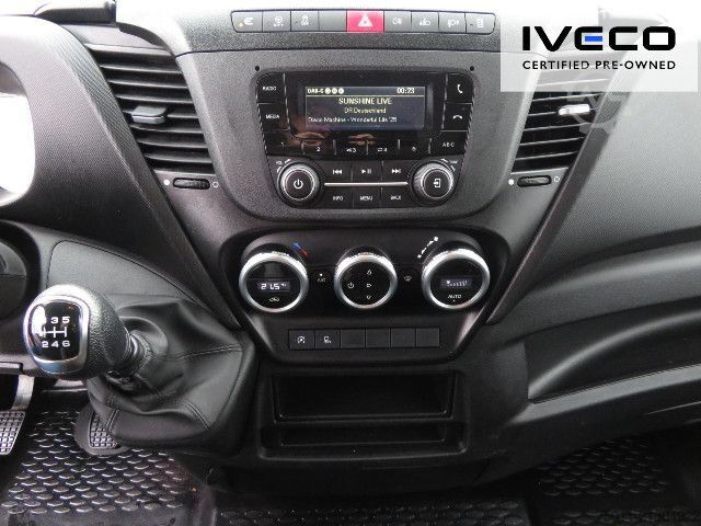 Højt tag varevogn IVECO Daily 35S16V Klima, PDC, Radstand 3520mm