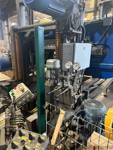 Ταινιοπρίονο κορμών Vesto 