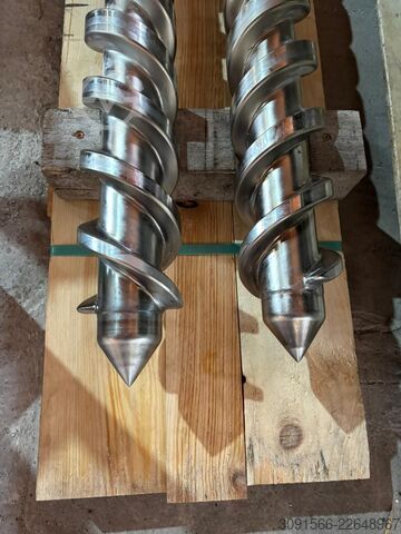 Extrusora de doble husillo KraussMaffei KMD 114-32