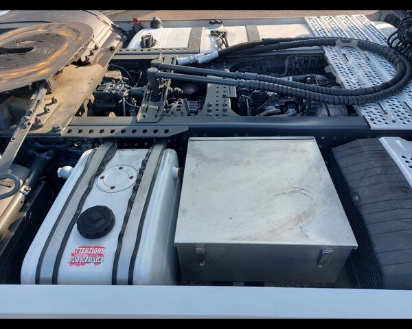 Standaard trekker MERCEDES-BENZ Actros L 18 4x2 - Actros L 1852 LS 4x2