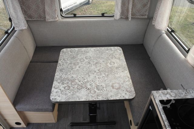 Rulotă WEINSBERG CaraCito 450 FU Klima, Markise, Gasfrei