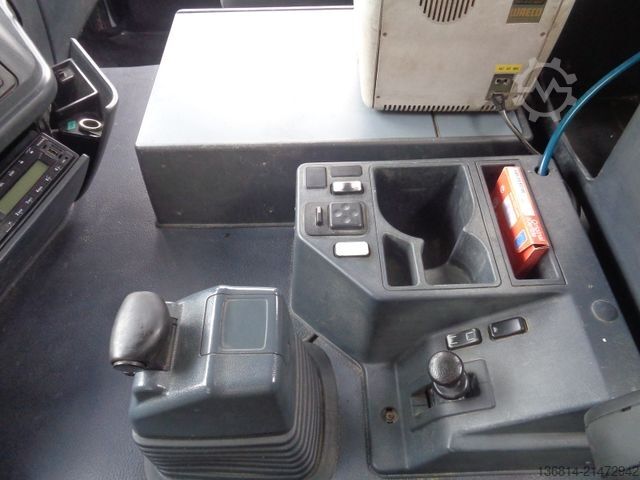 Autocamion basculant tridirecțional MERCEDES-BENZ Actros 3240 8x4 Blatt Meiller 3-S-Kipper