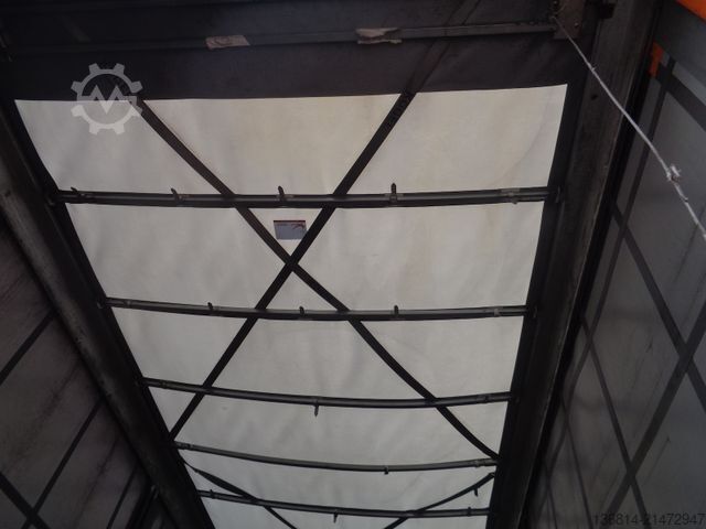 Semiremorcă deschisă cu prelată KÖGEL SN24 MEGA 435/50 R19,5 SAF