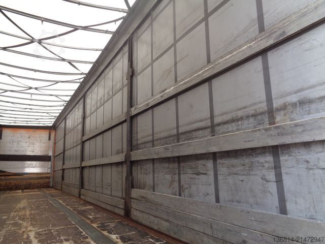 Semiremorcă deschisă cu prelată KÖGEL SN24 MEGA 435/50 R19,5 SAF