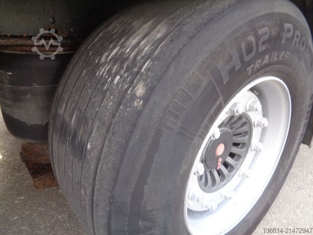 Semiremorcă deschisă cu prelată KÖGEL SN24 MEGA 435/50 R19,5 SAF