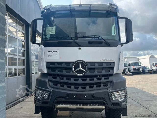 Presenning Mercedes-Benz Arocs 3340 A 6x6 Cargo Truck