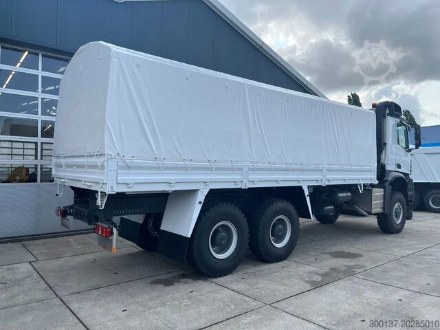 Presenning Mercedes-Benz Arocs 3340 A 6x6 Cargo Truck