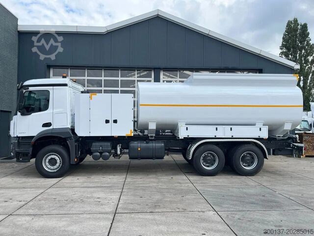 Cisterna Mercedes-Benz Arocs 3340 6x4 Water Tank Truck