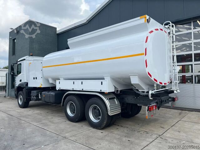 Cisterna Mercedes-Benz Arocs 3340 6x4 Water Tank Truck