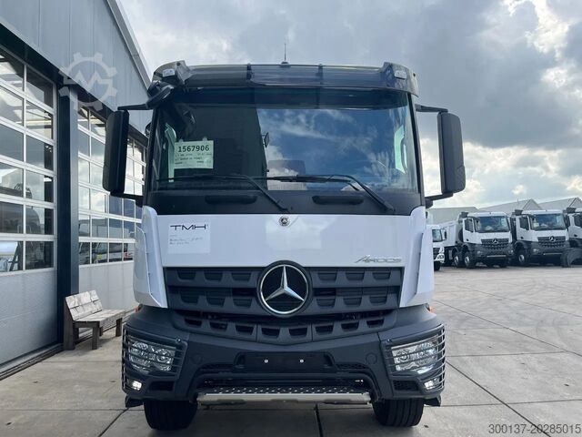Cisterna Mercedes-Benz Arocs 3340 6x4 Water Tank Truck