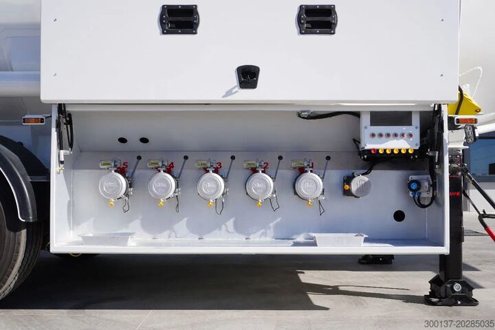 Tanque Diversen EFEMMAK Fuel tank semi-trailer 36.000 liter ADR