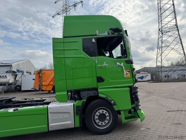 Standard SZM MAN TGX 18.520 Unfallschaden/damaged