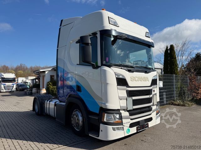 Volumen SZM SCANIA R450 Lowliner/Leder/Hubsattelkupplung/Navi