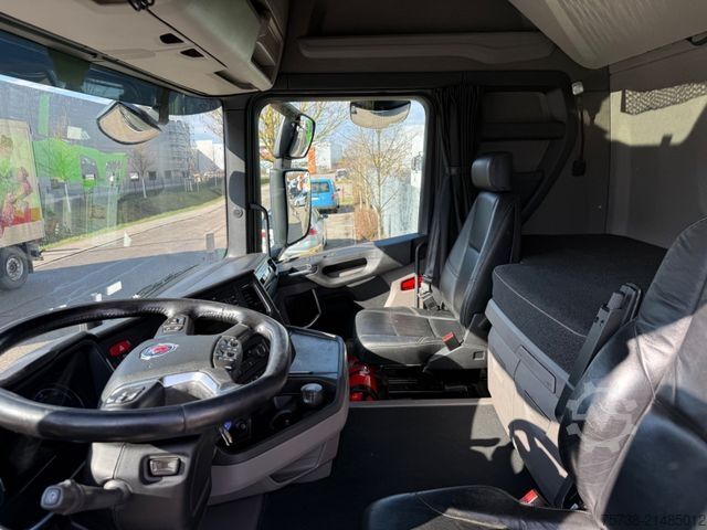 Volumen SZM SCANIA R450 Lowliner/Leder/Hubsattelkupplung/Navi