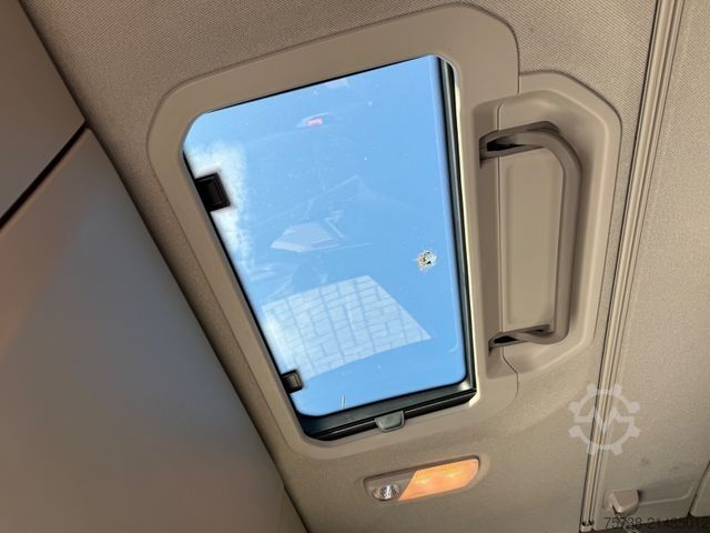 Volumen SZM SCANIA R450 Lowliner/Leder/Hubsattelkupplung/Navi