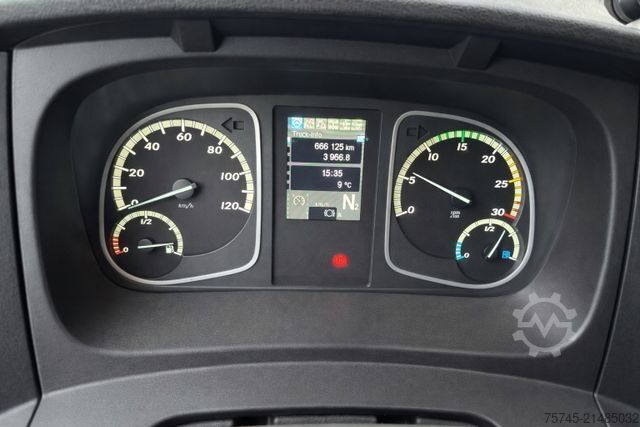 Camión plataforma con toldo MERCEDES-BENZ ATEGO 1530 * SCHLAFKABIN *LBW 2 T * AUTOMATIK