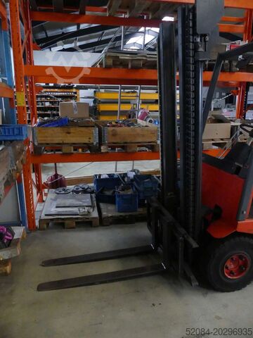 Linde električni viljuškar E25-01 Linde E25-01