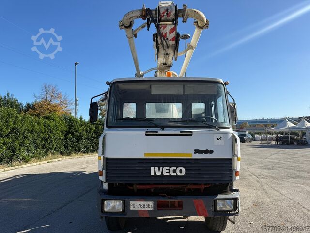 Betonpompwagen Iveco Magirus 330