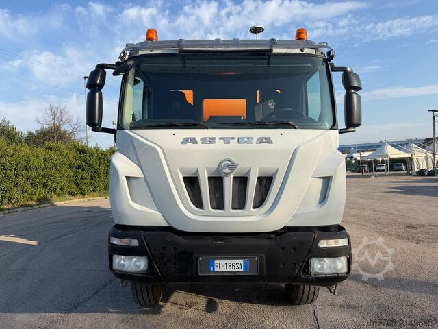 Betonmixer vrachtwagen Astra HD9 84.48