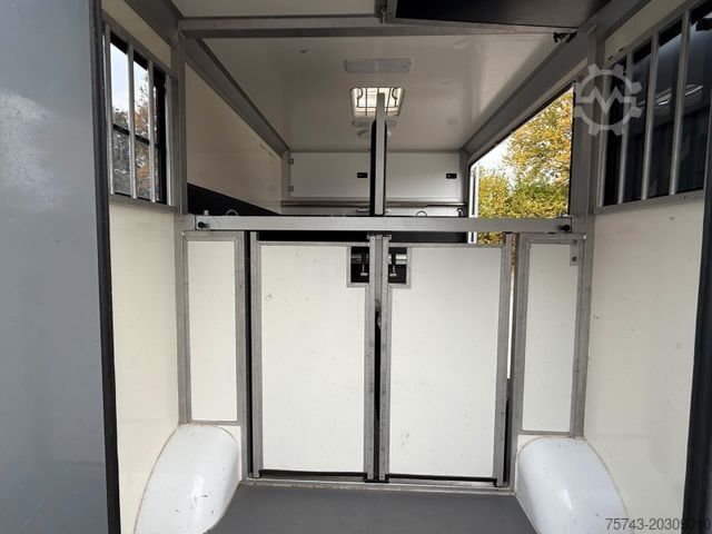 Viehtransporter RENAULT Master STX 3 Sitzer L2  Super Light
