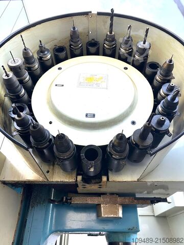 Centro de maquinação vertical YCM VMC 65 A / Fanuc OM