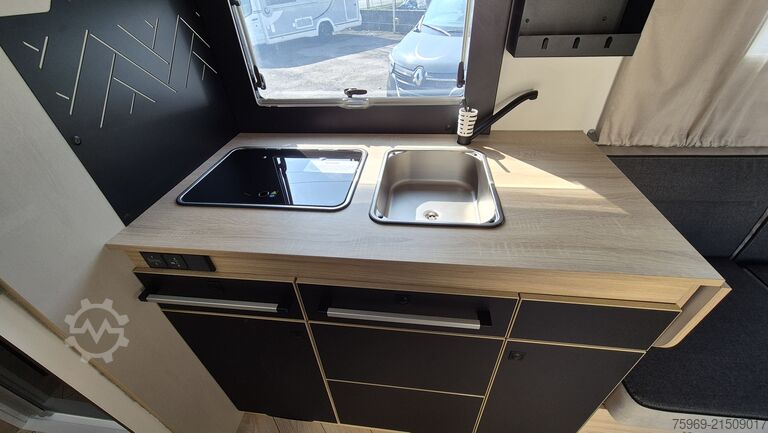 Yarı entegre karavan Chausson 640 TITANIUM LINE M26