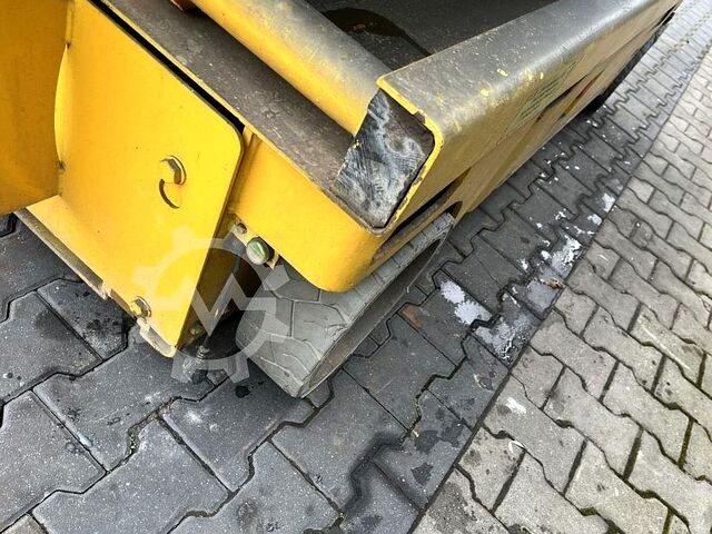 Podnośnik nożycowy Haulotte Compact 12