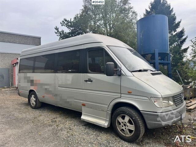 Minibus Mercedes-Benz Sprinter 312 Minibus.