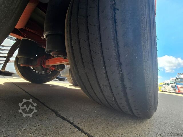 Auflieger mit Arbeitsbühne KRONE SD * PLATEAU * BPW * STAHLMATTEN