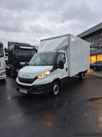 Camião de caixa fechada Iveco DAILY 35 S 14 A8