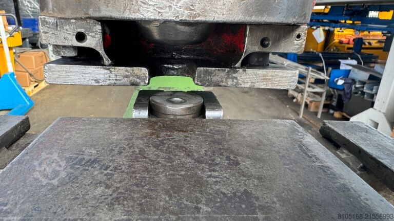 Profielstaalschaar MUBEA HP 450/760