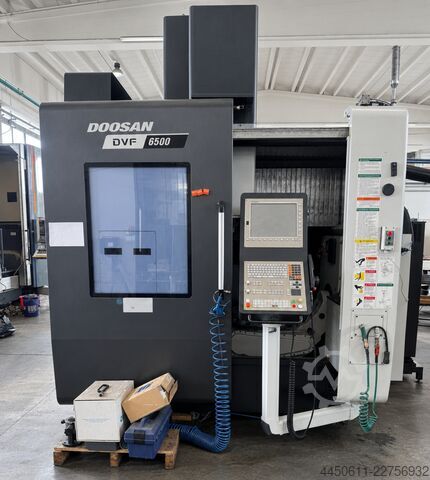 Pionowe centrum obróbcze DOOSAN DVF-6500