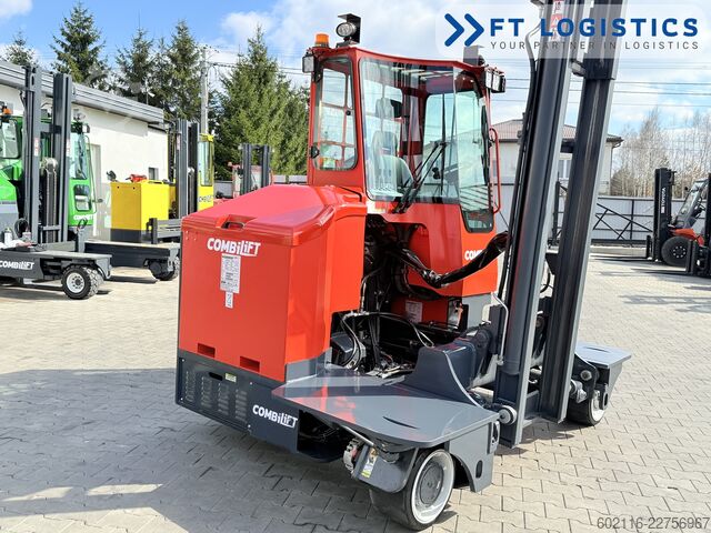 Empilhadeira multidirecional Combilift C3000ET TRIPLEX 5940 WIDE FORK POSITIONE