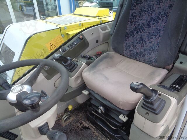 Mobiele graafmachine NEW HOLLAND MH 2.6