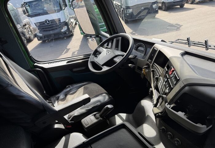 Podvozek nákladního auta Volvo FM-460 4x4R Fahrgestell / Swiss-Vehicle