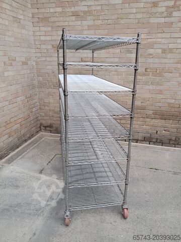 Wózki do studzenia chleba