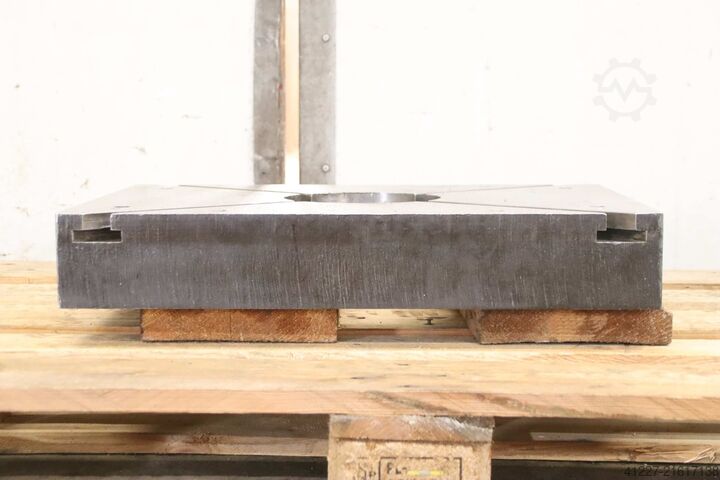 Mounting plate with T-slot unbekannt 605/450/H97 mm