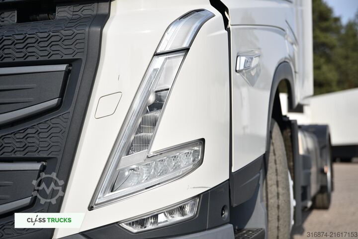 Standard tractor unit VOLVO FH 500 Globetrotter XL Varios