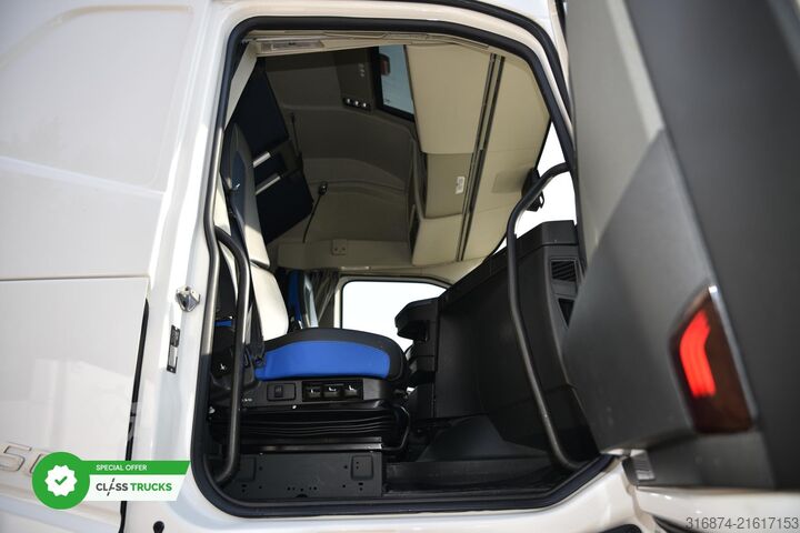Standard tractor unit VOLVO FH 500 Globetrotter XL Varios