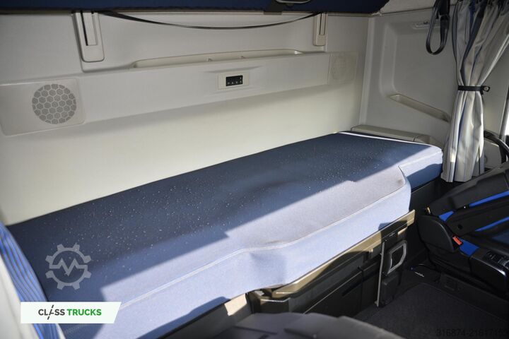 Standard tractor unit VOLVO FH 500 Globetrotter XL Varios