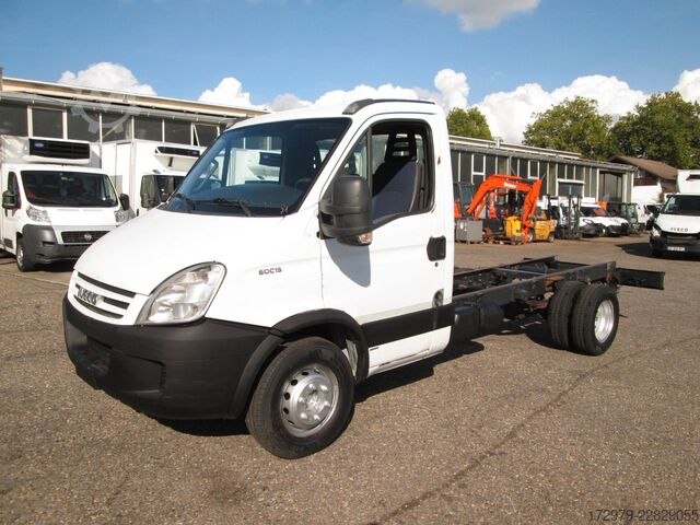 Bestelwagenchassis IVECO 60 C15 3.0 *Fahrgestell*