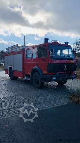 Mașină de pompieri Mercedes-Benz Löschfahrzeug