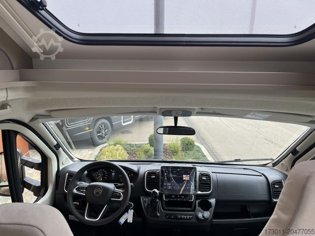 Teilintegriertes Wohnmobil CARADO T135 pro+ Citroen 140PS Automat mit Hubbett