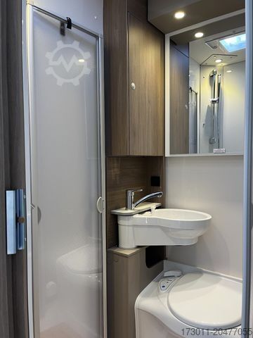 Teilintegriertes Wohnmobil CARADO T135 pro+ Citroen 140PS Automat mit Hubbett